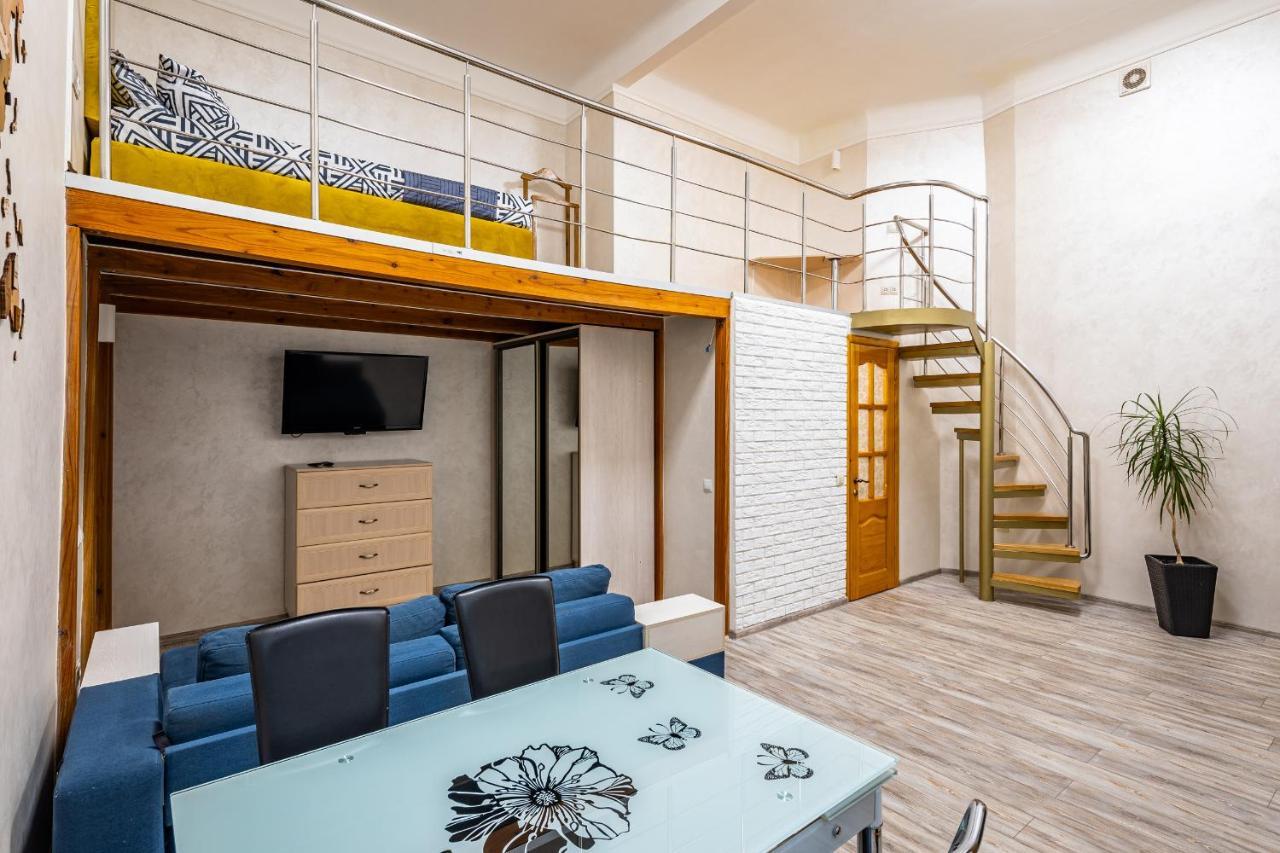 Apartment On Kovzhuna Street Lviv Exterior photo