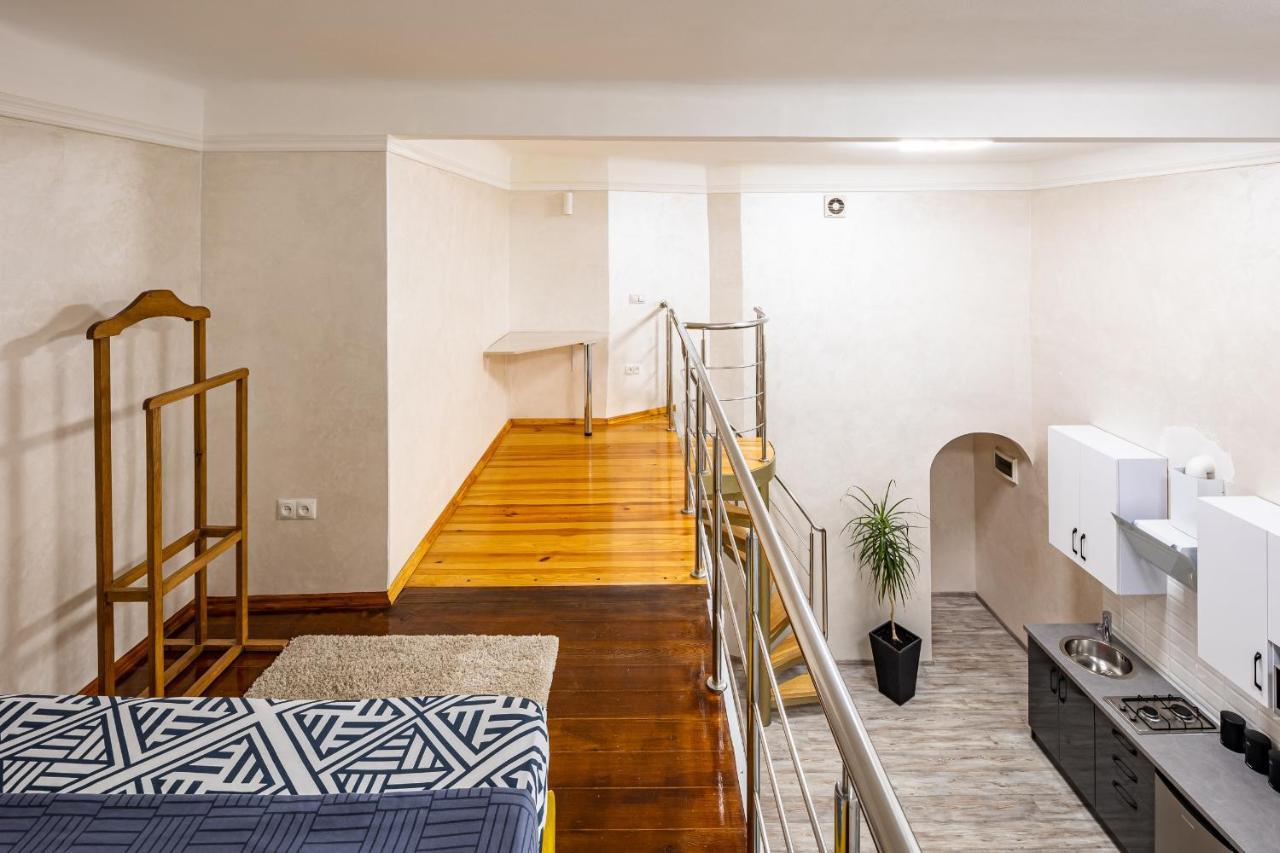 Apartment On Kovzhuna Street Lviv Exterior photo
