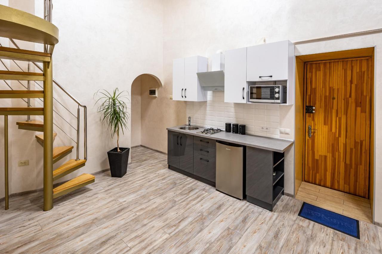 Apartment On Kovzhuna Street Lviv Exterior photo